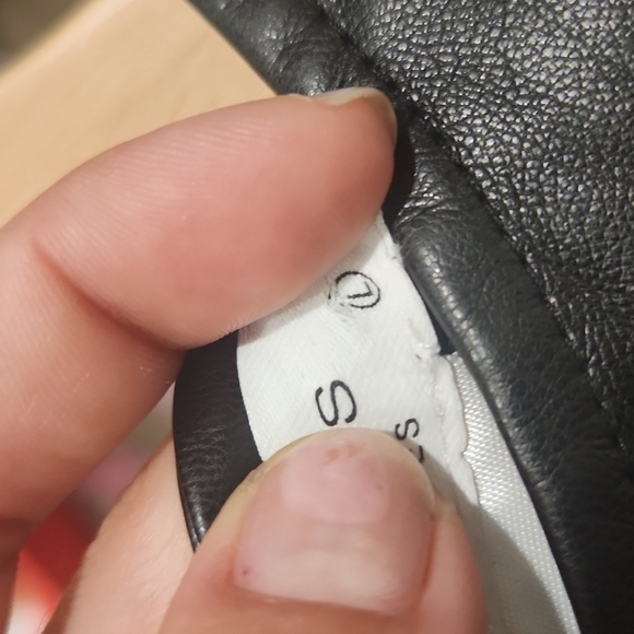 Kirious Women's Black Faux‎ Leather Crop Top - Picture 5 of 6